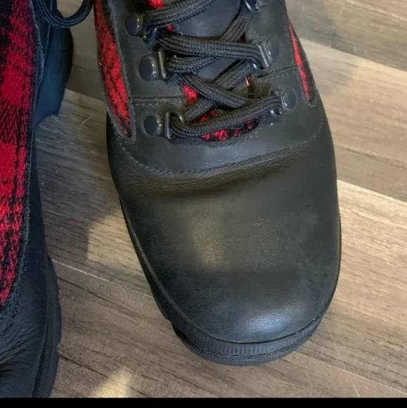 Timberland/Woorich vintage boots gently used - Picture 6 of 12